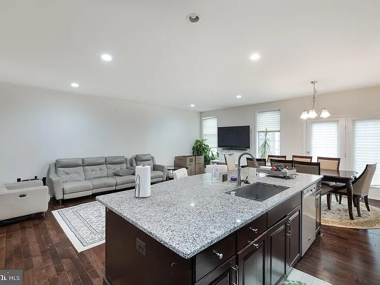 23377 Lewis Hunt Sq — Photo 18