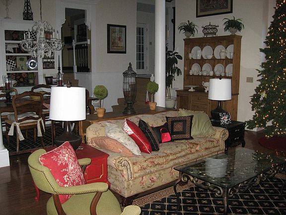 2nd image of 9604 Hidden Valley Dr