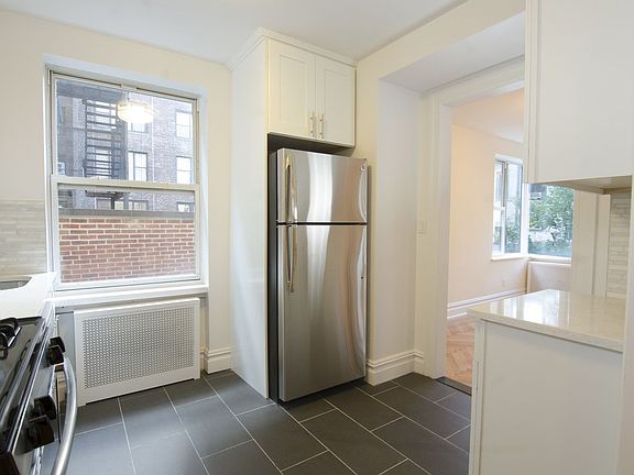 4th image of 5 W 86th St APT 5E