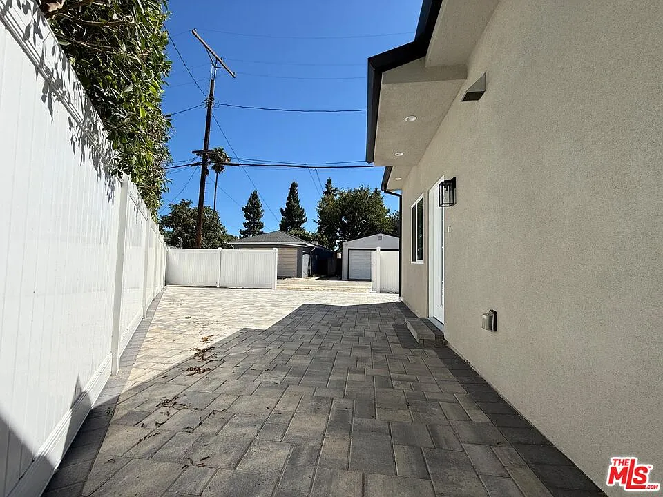 3 bed, 2.0 bath, 1200 sqft, $4,500 — Photo 3