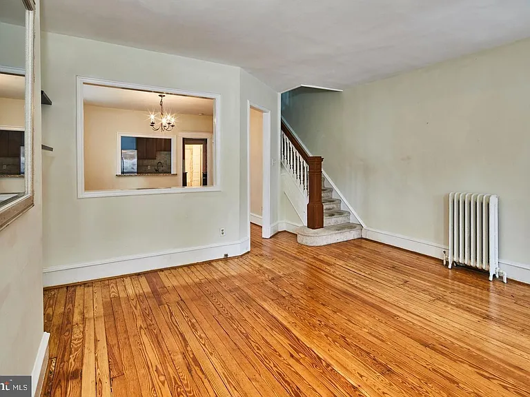 1607 W 9th St — Photo 5
