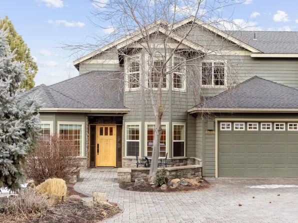 3205 NW Fairway Heights Dr, Bend, OR 97703
