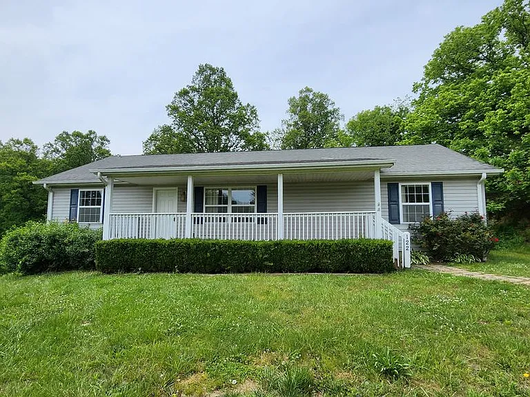 122 Greenridge Rd — Photo 2