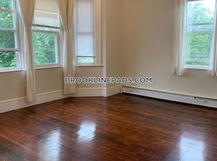 6 Rice St #2, Brookline, MA 02445