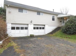 26 Hindman Ave, Burgettstown, PA 15021