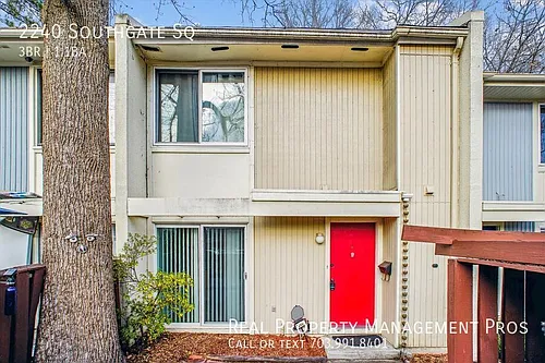 2240 Southgate Sq Photo 1