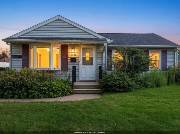 1926 Hillview Dr, Green Bay, WI 54302