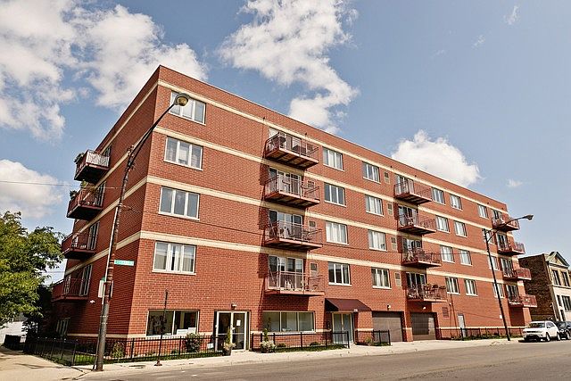1st image of 2158 W Grand Ave Unit 304
