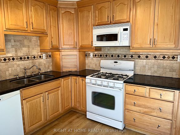3rd image of 70 Carisbrooke Ct