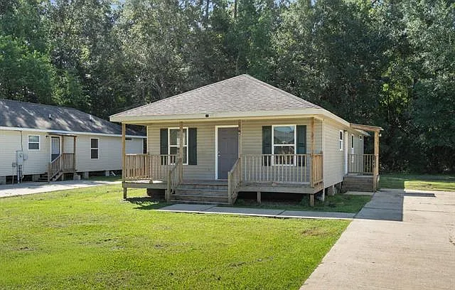 3 bed, 2.0 bath, 1250 sqft, $1,875 — Photo 2