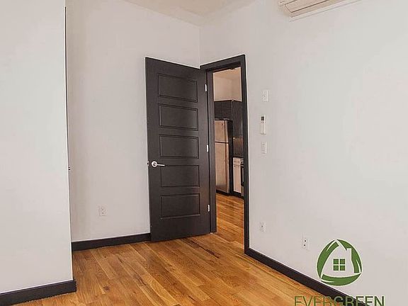 5th image of 957 Kent Ave APT 3A