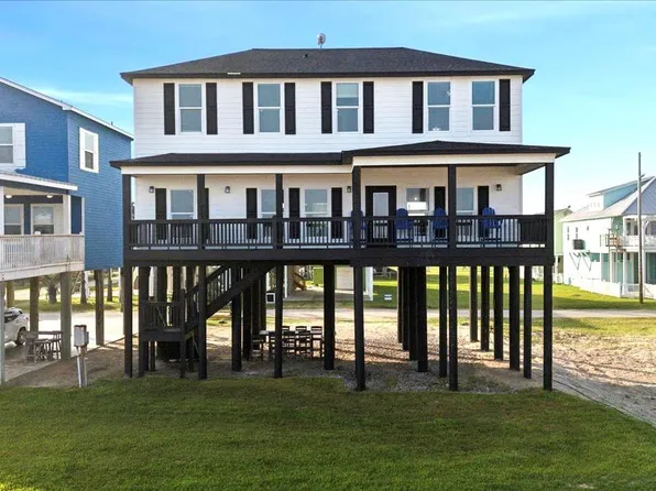 1326 Emerald Dr, Crystal Beach, TX 77650