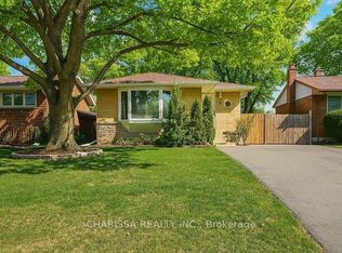 37 Kingslea Dr, Hamilton, ON L8T 3Z8
