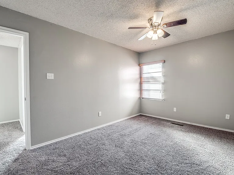 5302 Kenosha Ave — Photo 44