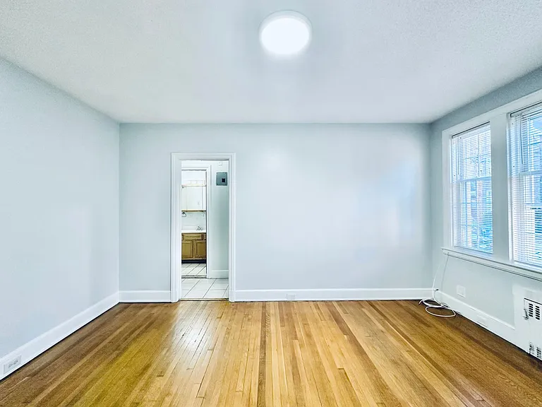 25 Lynwood Pl — Photo 1