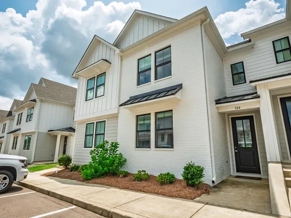 104 Honeysuckle Ln, Oxford, MS 38655