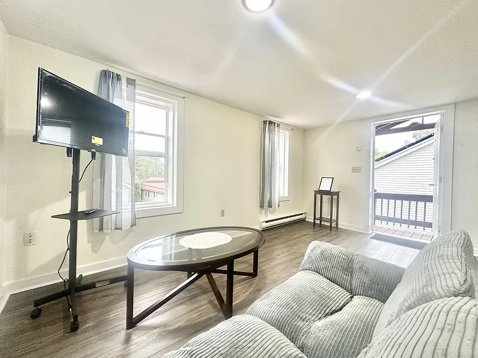 833 C St #201