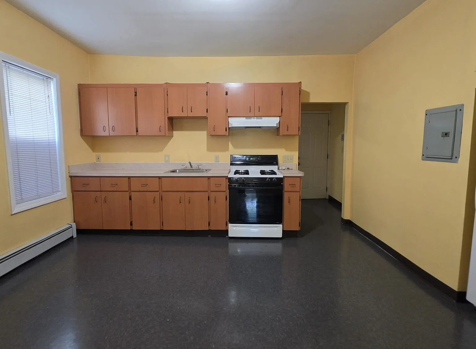 2 bed, $2,100 — Photo 2