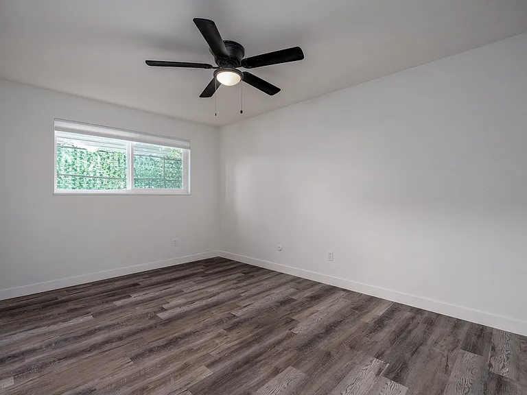 425 E Willamette Ave — Photo 15