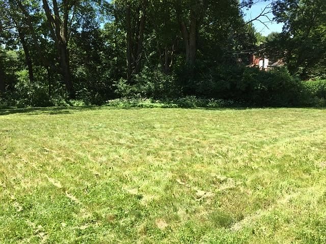 1st image of 2 Woodland Dr