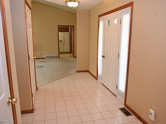 4th image of 578 Memory Ln