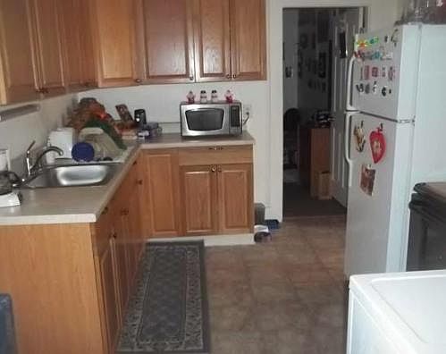 2nd image of 82 Hampshire St #1
