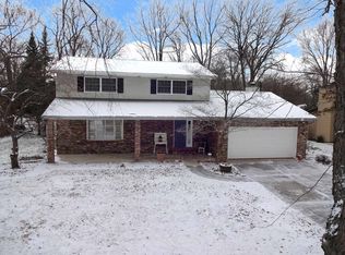 2934 Victoria Dr, Springfield, IL 62704