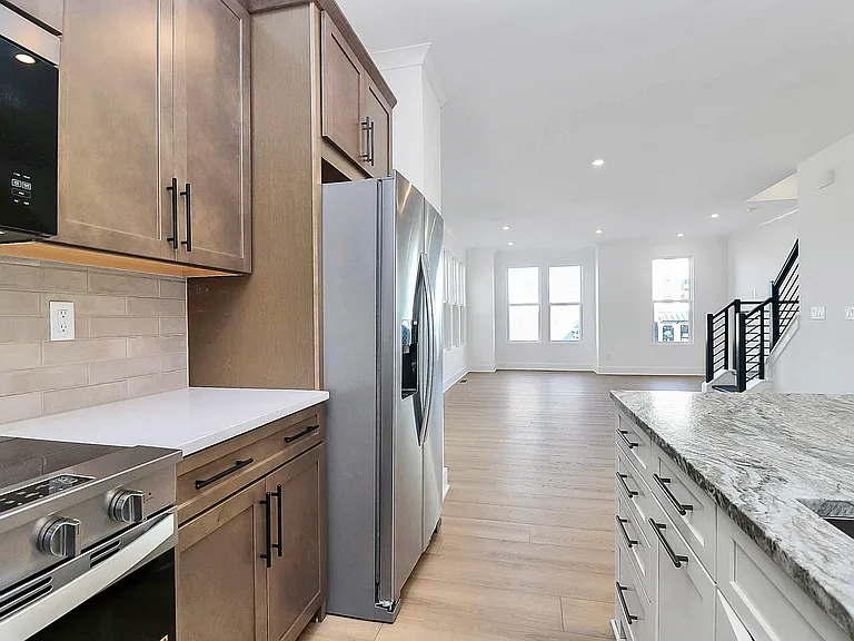 5027 Dutchess Dr — Photo 9