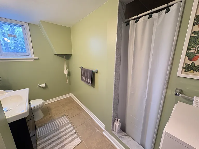 262 James St S #101 — Photo 15