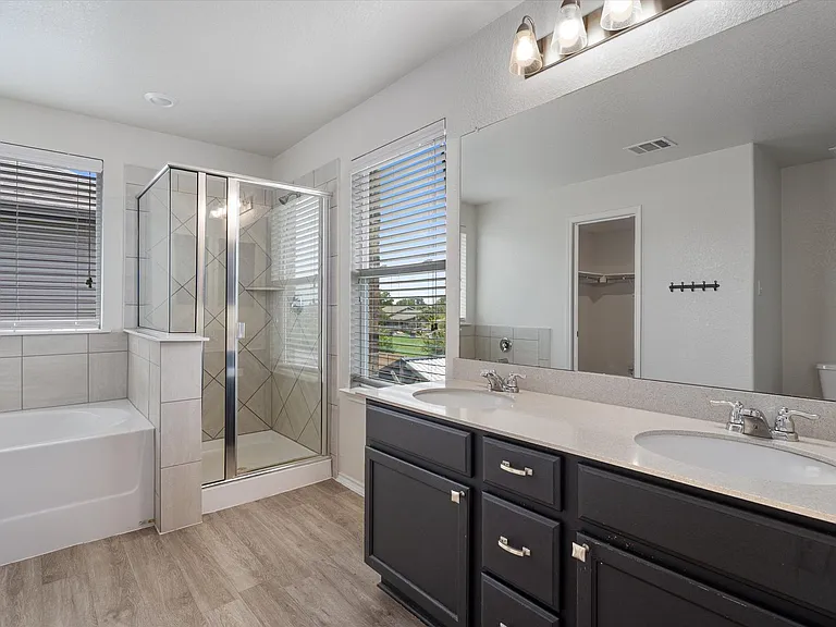 2950 E Old Settlers Blvd #37 — Photo 22