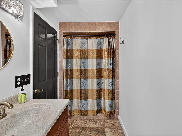 3341 Newton Rd — Photo 22