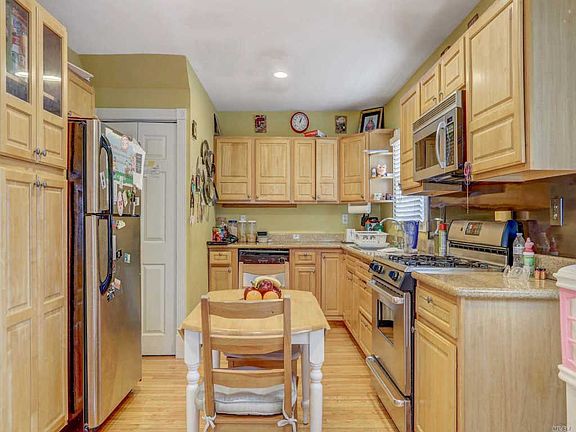 5th image of 2905 Davison St #2905