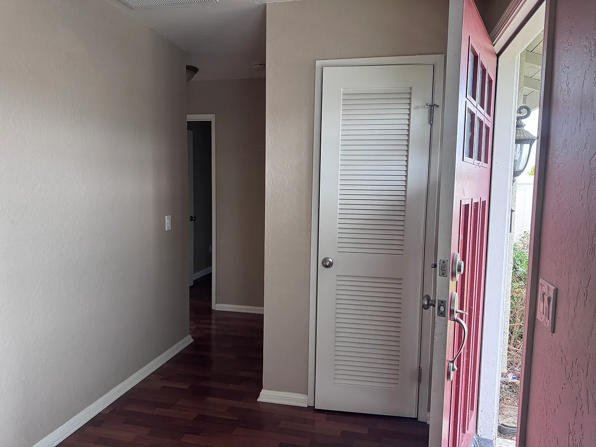 Entryway - 7981 Port Royale Dr