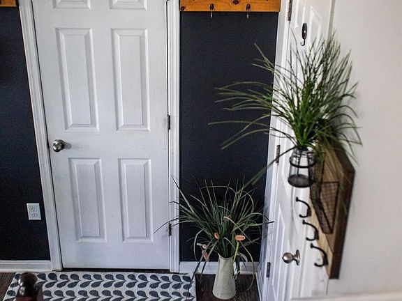 5th image of 854 Hocking Meadow Cir