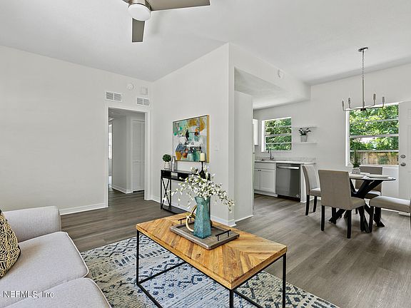 4th image of 1080 CRESTDALE Street