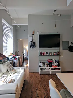 Rented by Manhattan Management LLC | media 52