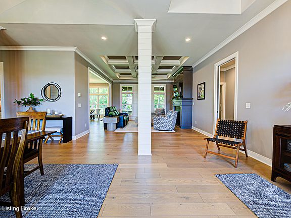 4th image of 4003 Thomas Farm Dr
