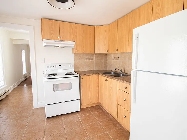 109 Niagara St #1 — Photo 1