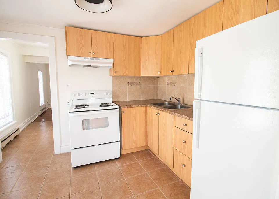 109 Niagara St #1