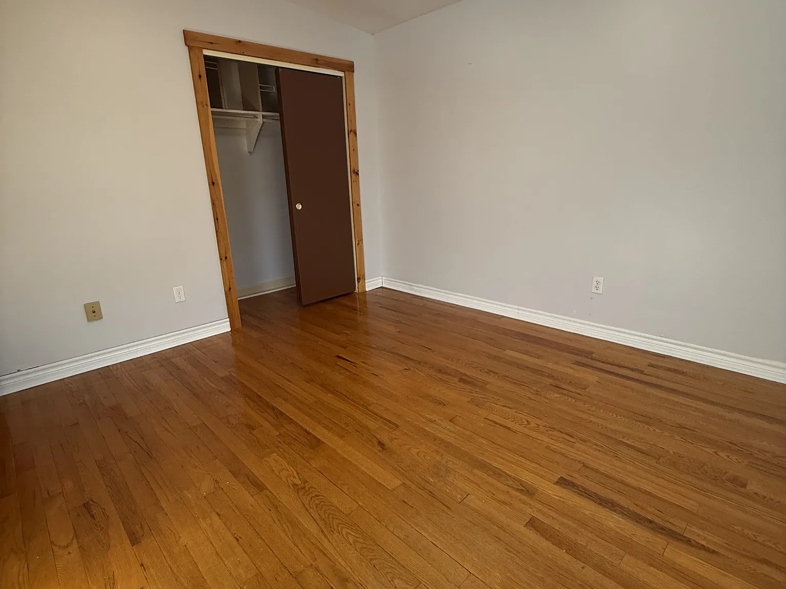 844 Norton Avenue — Photo 3