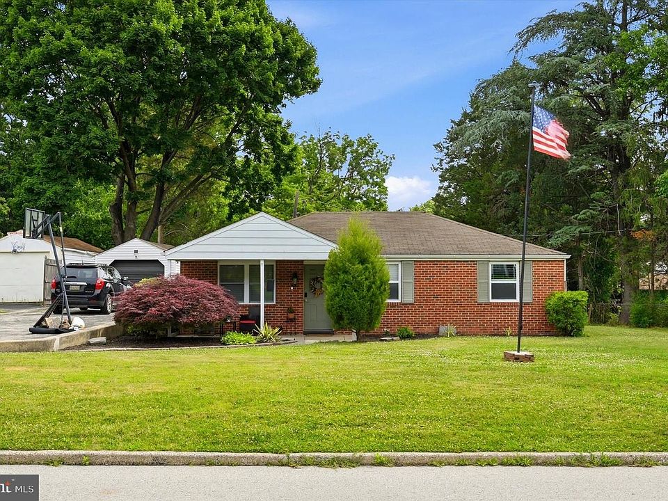 1st image of 837 Woodbrook Ln