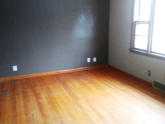 3rd image of 425 Afton Ave