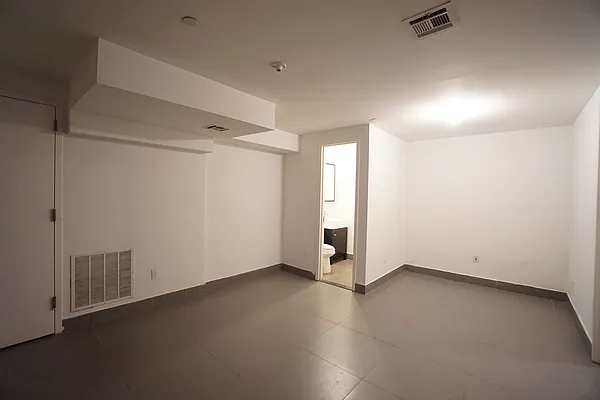 Rented by Rennit Inc. | media 38