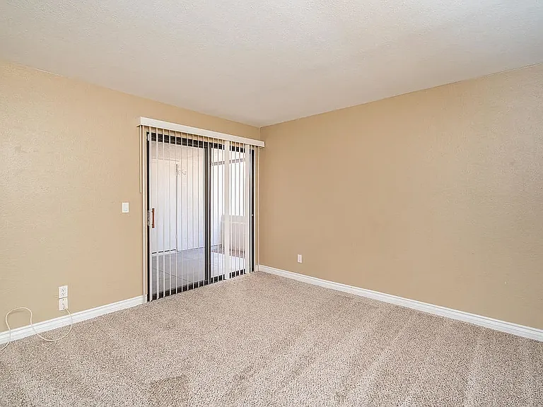 3405 W Danbury Dr #D101 — Photo 6