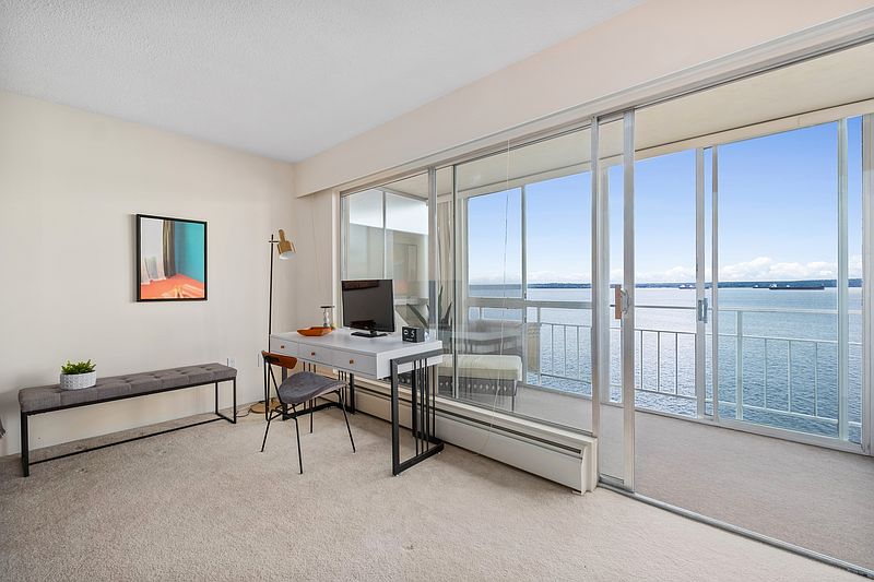 West Vancouver Apartment for rent - 2 Bedrooms — photo 5