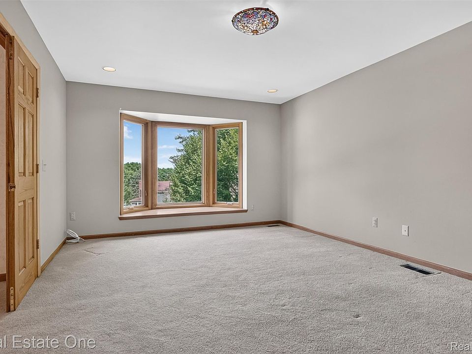 871 Stanford Ct, photo 19