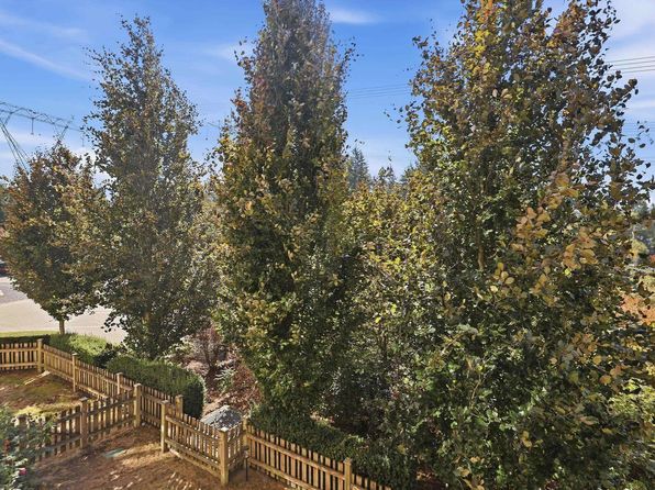 2 bedroom rental in Surrey — photo 16