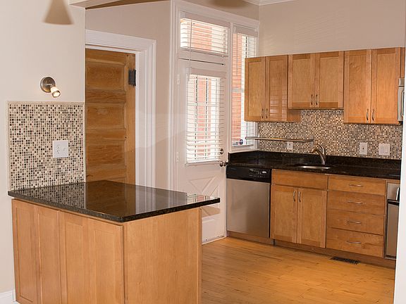 3rd image of 4050 Castleman Ave