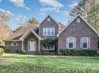 165 Quiet Cove Rd, Mooresville, NC 28117