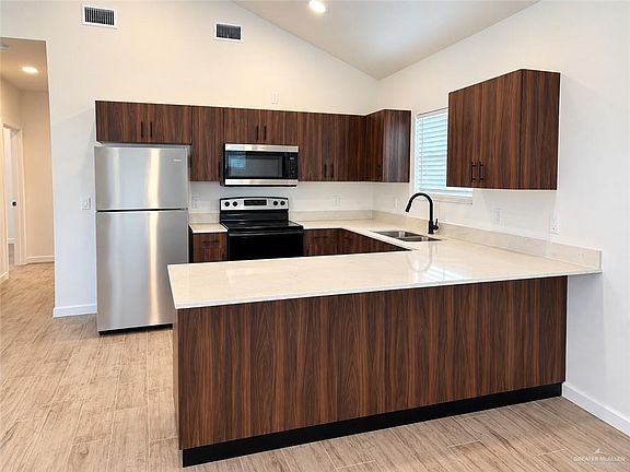 4th image of 2701 Brownjay Rd #4